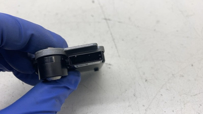 ⭕ 2025-2026 Tesla Model Y Interior Cabin Radar Sensor Module Unit 1607