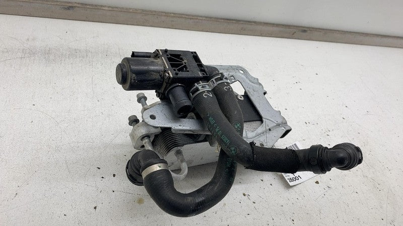 9109858 2018-2020 BMW 530e Engine A/C Coolant Air Conditioning Condenser w/ Drier & Pipe