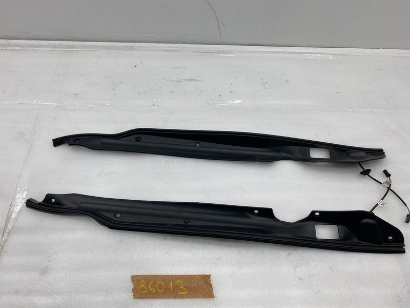 6007576 00 ⭕ 12-25 Model S Rear Left/Right Tailgate Trunk Pinch Sensor Trim 6007576/6007570