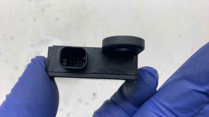 PT00039253G 2022-2024 Rivian R1T R1S Front Radio Antenna Amplifier Control Module Assembly