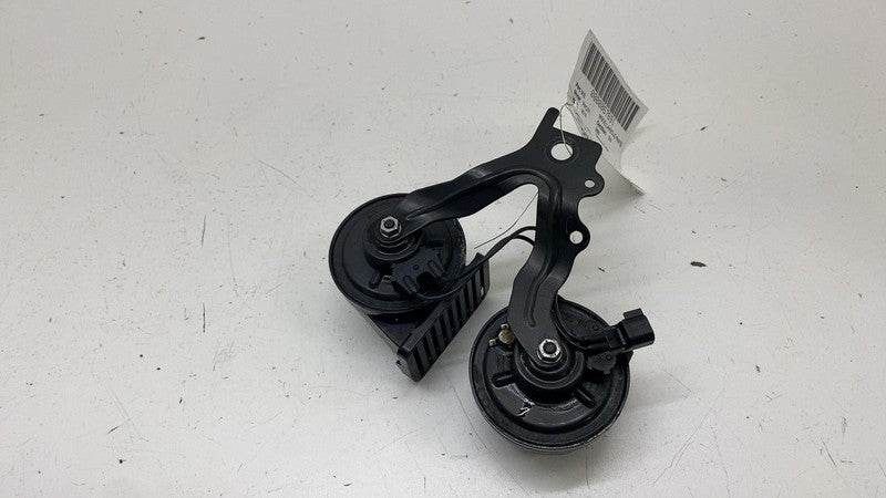 ⭕ 2017-2022 Chrysler Pacific FIAMM Hight & Low Pitch Tone Horn Signal w/ Bracket