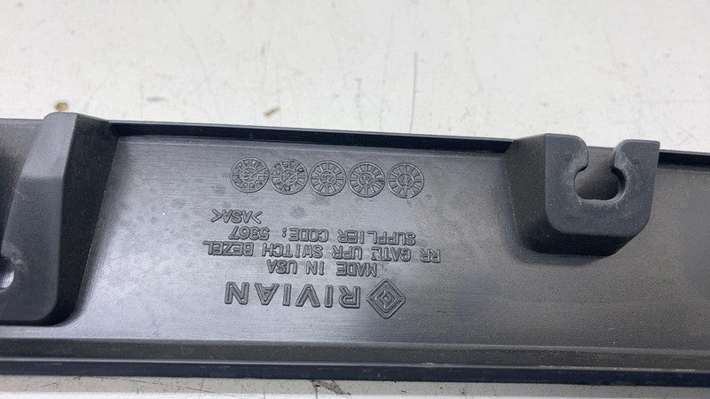 ⭕ 2025 Rivian R1S Rear Gate Upper Switch Bezel w/ License Plate Lamp A