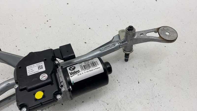 2018 2019 BMW 530e G30 Front Windshield Wiper Transmission Linkage w/ 