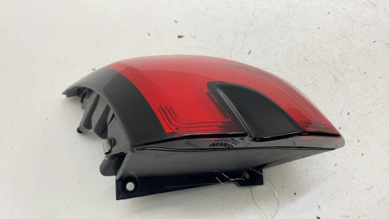 68424932AC ⭕ 2021-2025 Chrysler Pacifica Rear Right Side Outer Tail Light Lamp 68424932AC