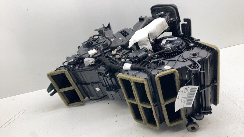 C200455738K ⭕ 2025 Rivian R1S HVAC A/C Heater Blower Housing Case Box Assembly PT00455773-G