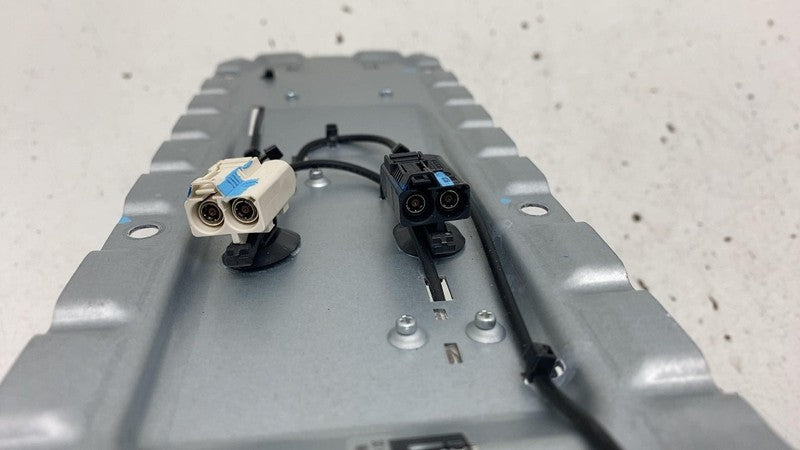 ⭕ 2022 Rivian EDV-700 Amazon Van Body Antenna Cable w/ Housing Plate P