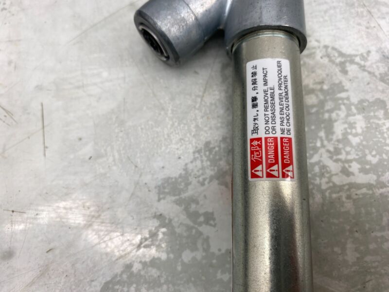 1079284-03-C ⭕ 16-20 Tesla Model S Front Right 1st Row Seat Belt & Retractor RH 1079284-03-C