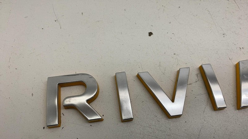⭕ 2023-2025 Rivian R1S Tailgate NamePlate Emblem Trim Badge Applique L