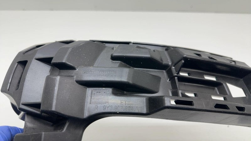 9Y3 807 394 A ⭕2019-2024 Porsche Cayenne Rear Right Bumper Mounting Bracket Support 9Y3807394A