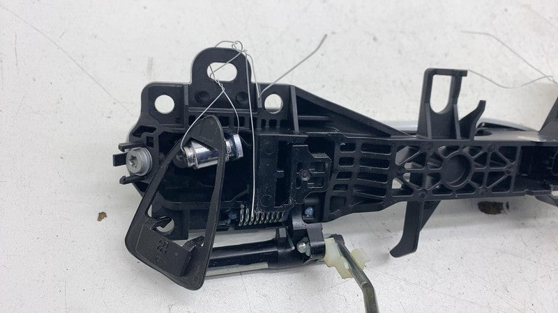 ⭕ 23-25 Toyota Prius Front Passenger Exterior Door Handle Outer Right 