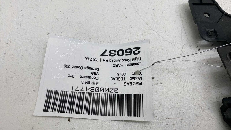 1077826-00-D ⭕ 2017-2023 Tesla Model 3 Right Lower Knee Safety Airbag Module RH 1077826-00-D