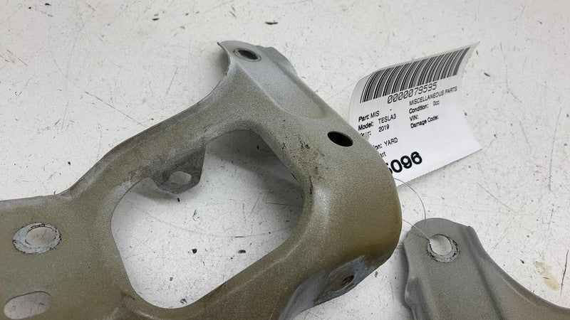 ⭕ 17-23 Model 3 PAIR Front Left & Right Fender Bracket 1086016-00-D/10