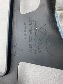 ⭕ 12-20 Model S MS Passenger Footwell Under Dash Cover Panel Right 1009478-00-C