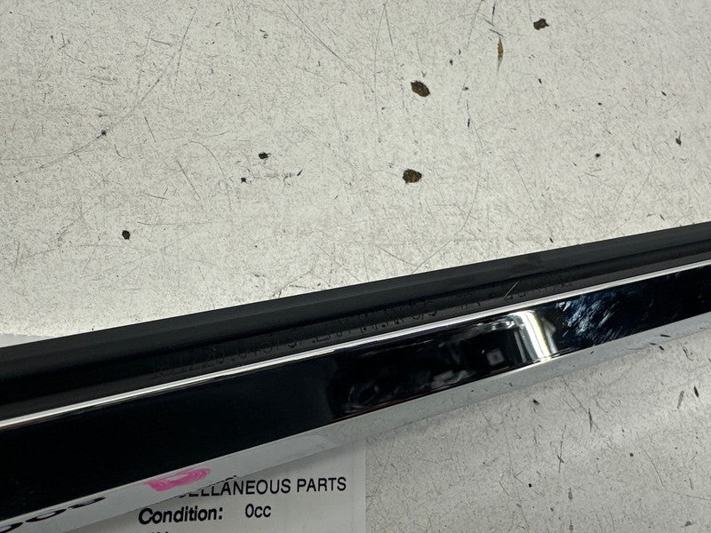 ⭕ 16-20 Tesla Model X Front Passenger Side Door Window Belt Molding Tr