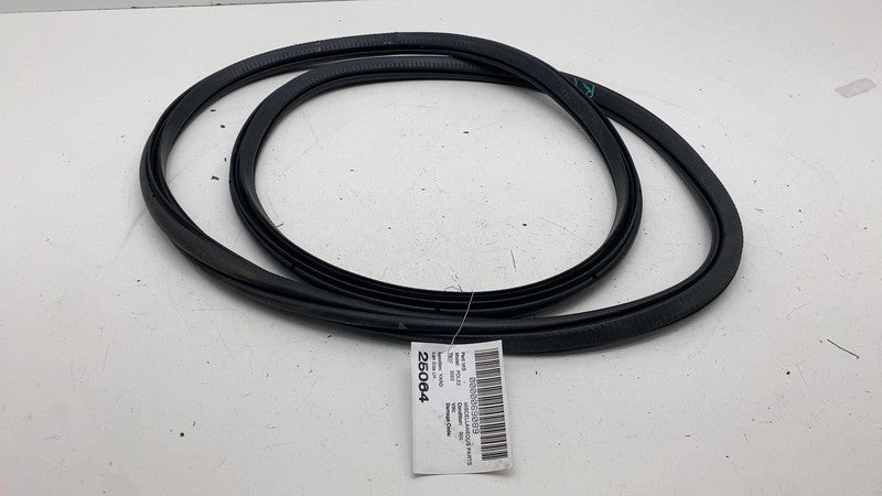 31662570 ⭕ 21-23 Polestar 2 Rear Driver Side Door Body Weatherstrip Seal Left LH 31662570