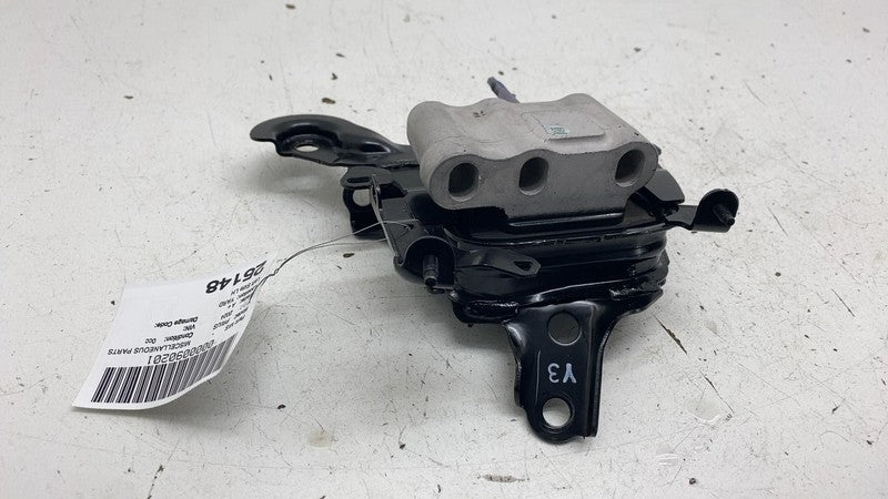 ⭕ 2023-2024 Toyota Prius Driver Side Engine Motor Mount Bracket Insula