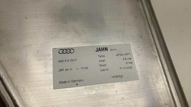 4M0 616 204 F ⭕ 2024 Cayenne Rear Right Air Suspension Pressure Accumulator Tank RH 4M0616204F