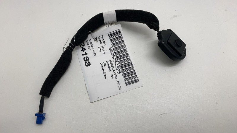 109732100B 2016-2020 Tesla Model X Roof Navigation GPS Antenna Module Unit 1097321-00-B OEM