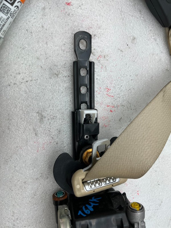 1005265 05 E ⭕ 2016-2020 Model S Front Right Seat Belt Retractor w/ Pretensioner 1005265-05-E