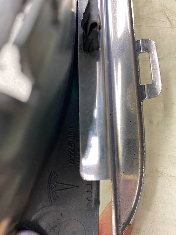 101221500C ⭕ 12-25 Model S Driver Side Rocker Panel Scuff Plate Molding Left 1012215-00-C
