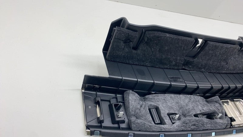 9Y0 864 483 G ⭕ 2019-2024 Porsche Cayenne Rear Trunk Lower Sill Scuff Trim Panel 9Y0864483G