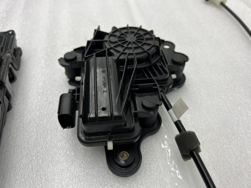 P11 C64040 03 ⭕22-24 Air Grand Touring Rear Passenger Side Door Lock Latch Right P11-C64040-03