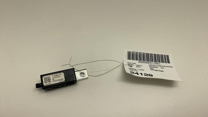 155133000B 2024-2025 Tesla Cybertruck FM Antenna Amplifier Module 1551330-00-B Assembly OEM