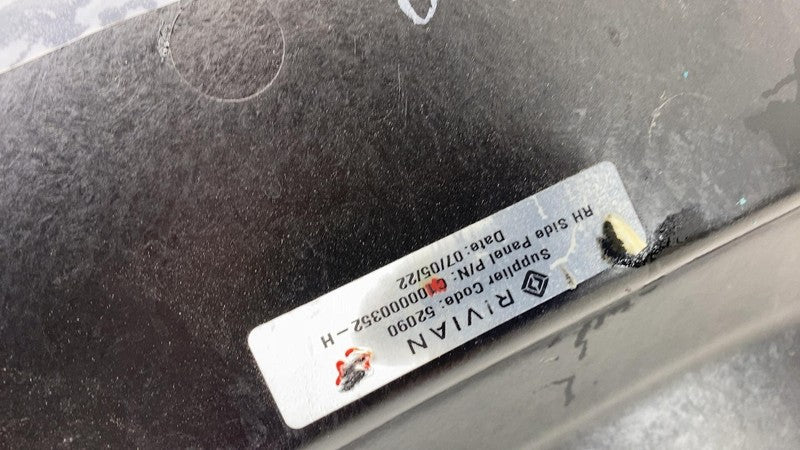 C100000352H ⭕ 22-24 Rivian R1T Rear Passenger Right Pick Up Bed Trim Panel Cover C100000352