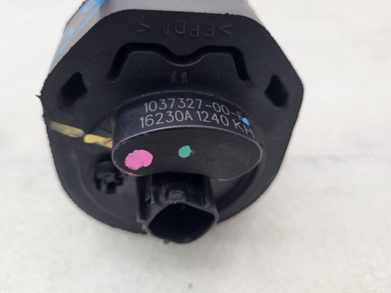 2016-2020 Tesla Model S X Cooling System Auxiliary Water Coolant Pump FWD Assy