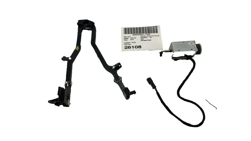 2089896X ⭕ 2017-2020 Tesla Model 3 M3 Dashboard Passenger Side Glove Box Latch Right OEM