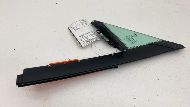 ⭕ 12-20 Tesla Model S Front Right Door Window Corner Vent Quarter Glas