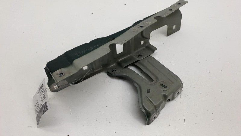 PT00015623 ⭕22-24 Rivian R1T Front Driver Side Fender Support Mount Bracket Left PT00015623