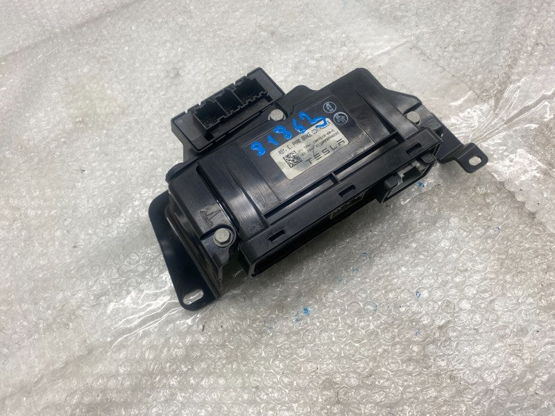 104847600D ⭕ 16-20 Tesla Model S ECU Park Assist + Park Brake Control Module 1048476-00-D