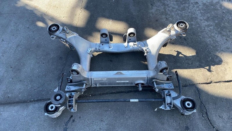 2018-2020 BMW 530e Rear Suspension Undercarriage Subframe Crossmember 