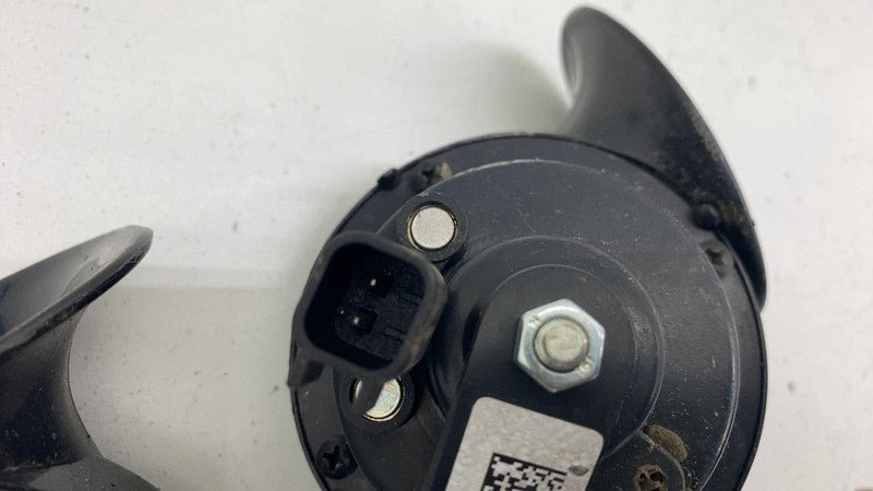 ⭕ 2017-2023 Tesla Model 3 M3 High + Low Pitch Tone Horn w/ Bracket 148