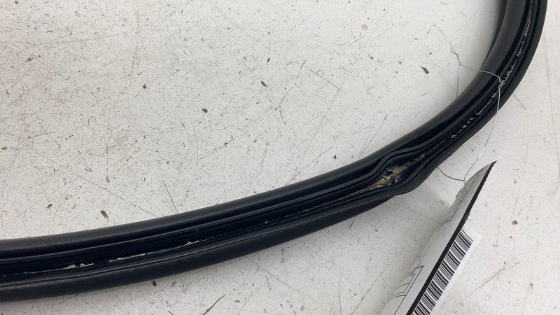 ⭕ 2021 2022 2023 Polestar 2 Rear Trunk Tailgate Weatherstrip Rubber Seal Assy