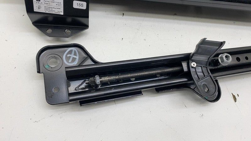 ⭕ 2016-2020 Model X Rear Left Seat Slider Controller Catcher Module 10