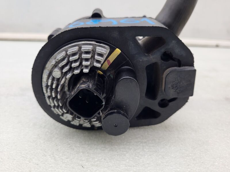 2012-2015 Tesla Model S MS Auxiliary Water Coolant Battery Cooling Pump Assembly