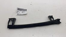 ⭕19-25 Chevrolet Silverado 1500 Front Right Door Window Glass Channel 84923391