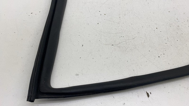 191098600D ⭕ 24-25 Model 3 Rear Right Primary Body Weatherstrip Rubber Seal RH 1910986-00-D