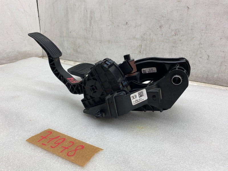 104469100D ⭕ 2017-2023 Model 3 Accelerator and Brake Foot Pedal w/ Switch Base 1044691-00-D