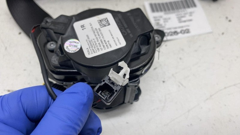 ⭕ 2017-2023 Tesla Model 3 Front Right 1st Row Seat Belt & Retractor 10