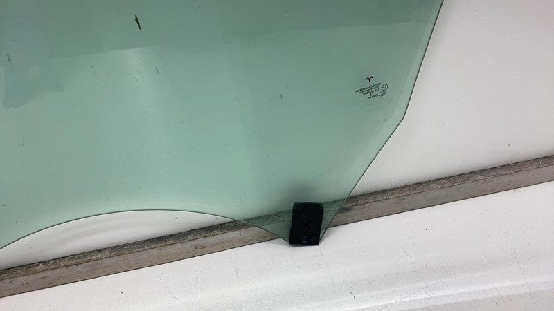 E9 43R-004530 2017-2019 Tesla Model 3 M3 Front Passenger Door Window Glass Right (Single Pane)