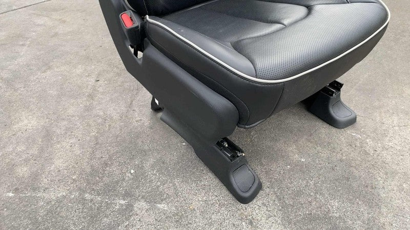 ⭕ 17-25 Chrysler Pacifica Front Driver Side 1st Row Bucket Seat Black Left Assy