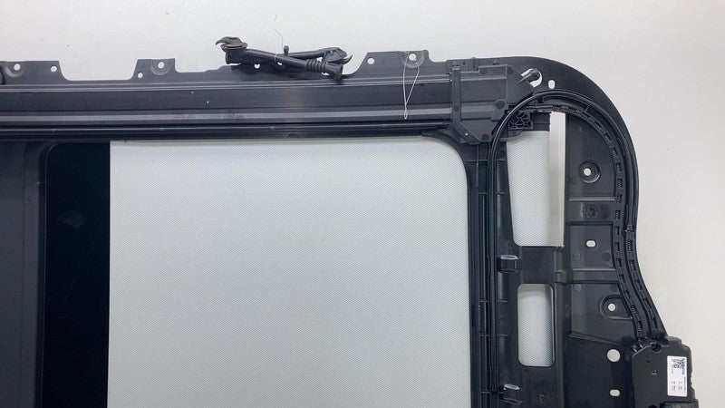 83A 877 041 A 19-23 Audi E-Tron Quattro Roof Panoramic Sunroof Moonroof Glass Panel 83A877041A