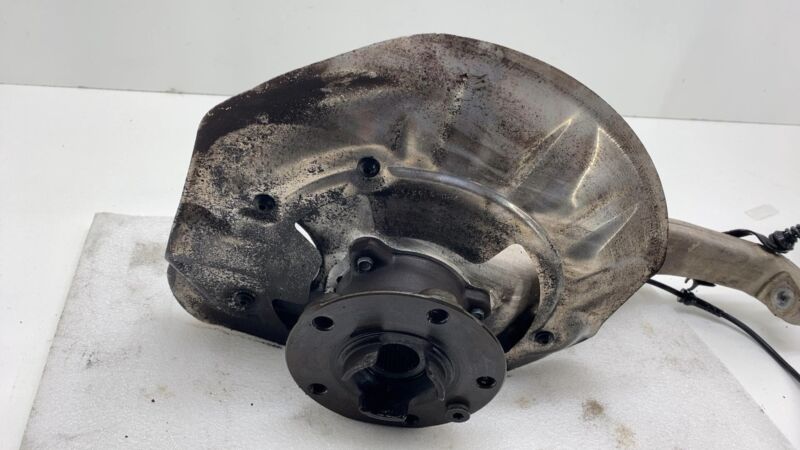 2011-2014 Porsche Cayenne Front Right Spindle Knuckle Hub w/ Dust Shield RH AWD
