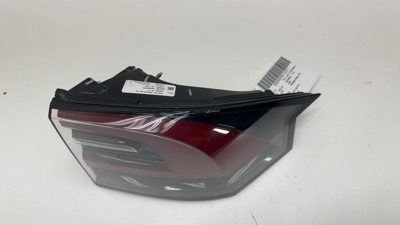 1034333-00-B ⭕ 2016-2020 Tesla Model X Rear Right Outer Taillight LED Tail Lamp 1034333-00-B