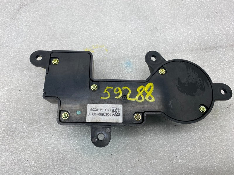 1067690 00 C ⭕16-20 Model S X Front Driver Side 1st Row Seat Control Switch Left 1067690-00-C