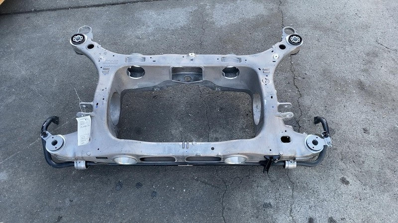 32333923 ⭕ 21-23 Polestar 2 Rear Subframe Cradle Crossmember w/ Stabilizer Bar 32333923