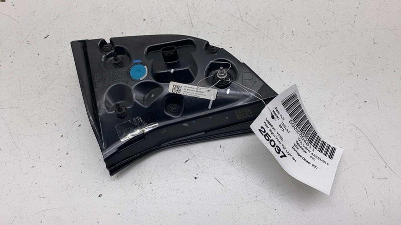 1077402-00-E ⭕ 2017-2023 Model 3 Rear Right Inner Taillight LED Tail Lamp 3-Pin 1077402-00-E